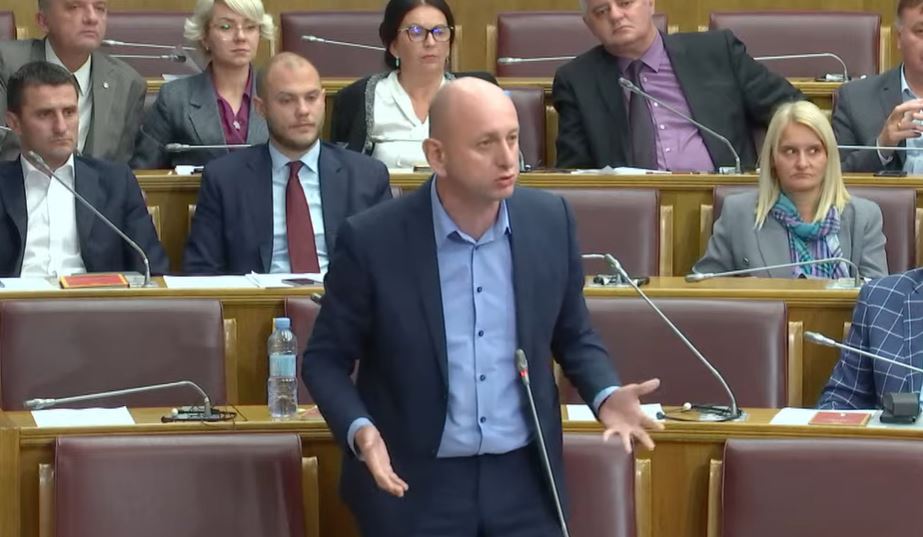 Knežević objavio imena 270 osoba koje je ANB nezakonito prisluškivala ...