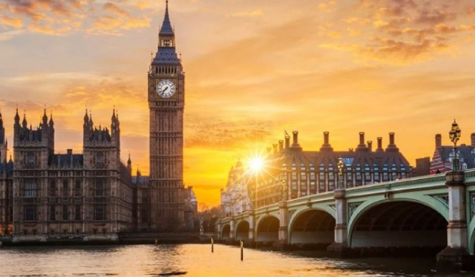 Krvavi pir u centru Londona: Žena nožem izbola četvoricu muškaraca, svi završili u bolnici