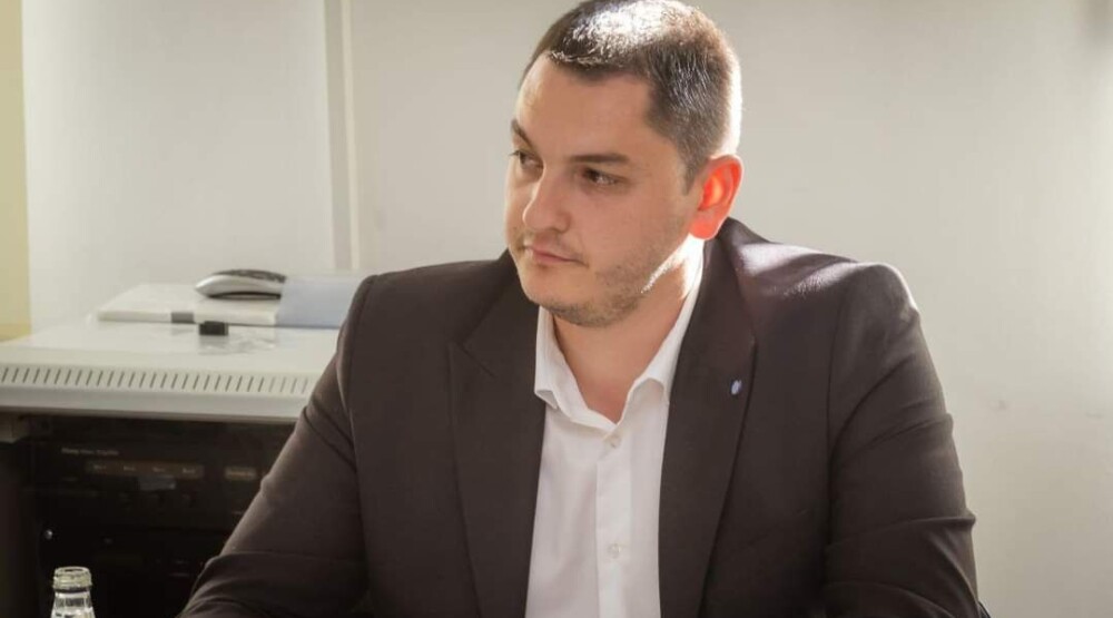 Delić: NSD će uvesti Crnu Goru u EU sa guslama i trobojkom, bez obzira na to zna li Ivan Vuković gdje je Brisel