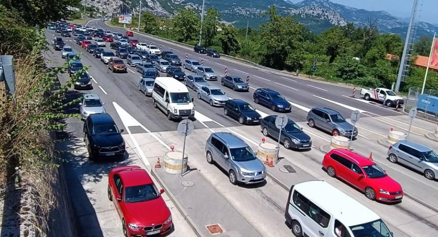 Na ulazak u Crnu Goru čeka se i do 10 sati