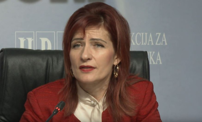 SIMOVIĆ ZVICER: Ne Vidim Ništa Sporno U Prepisci Sa Medenicom - Volim ...