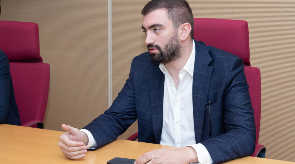 Klikovac: Mujoviću neko da javi da je obećao izgradnju garaže ispod Trga nezavisnosti, a ne kozmetička rekonstrukcija