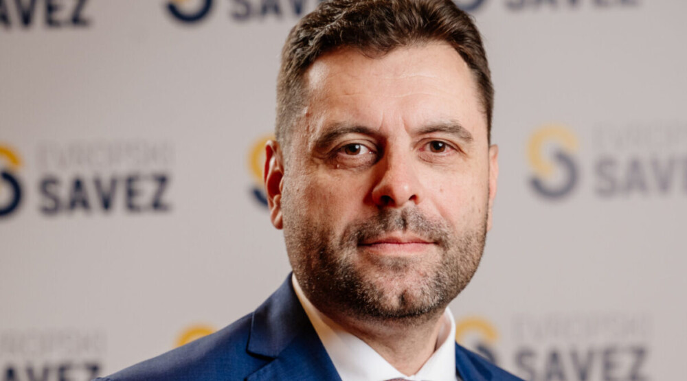 Vujović čestitao Endiju Bernamu izbor za premijera Velike Britanije