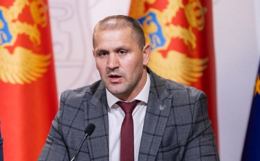 Lazar Šćepanović odbranio magistarski rad sa najvećom ocjenom na Pravnom fakultetu UCG