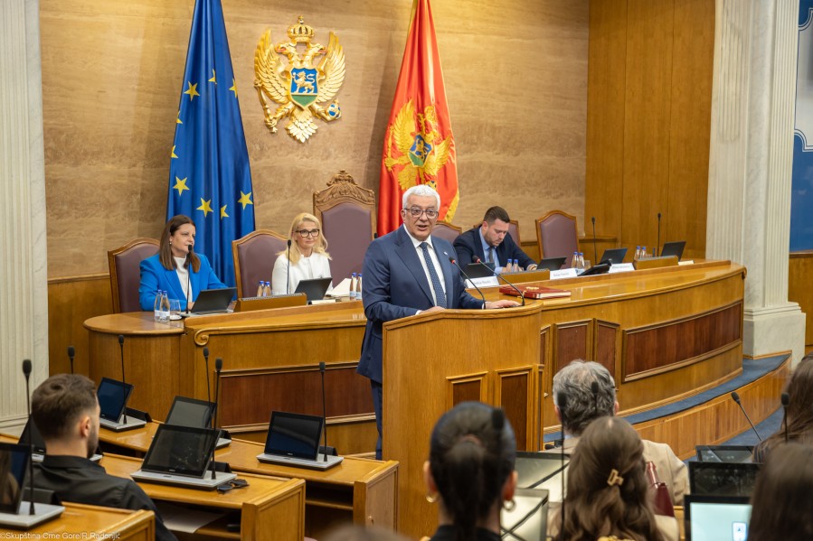 “Rekonstrukcija Vlade neće značajnije promijeniti političku scenu”