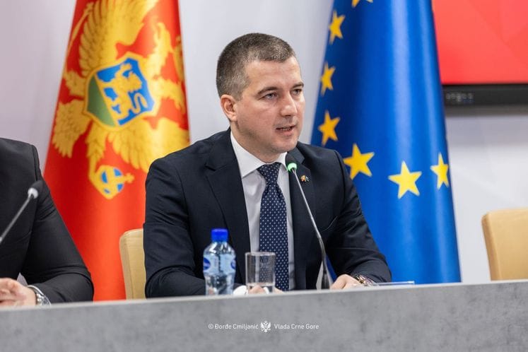 Bečić: Novim zakonima o vožnji i oružju želimo da zaštitimo našu djecu i omladinu