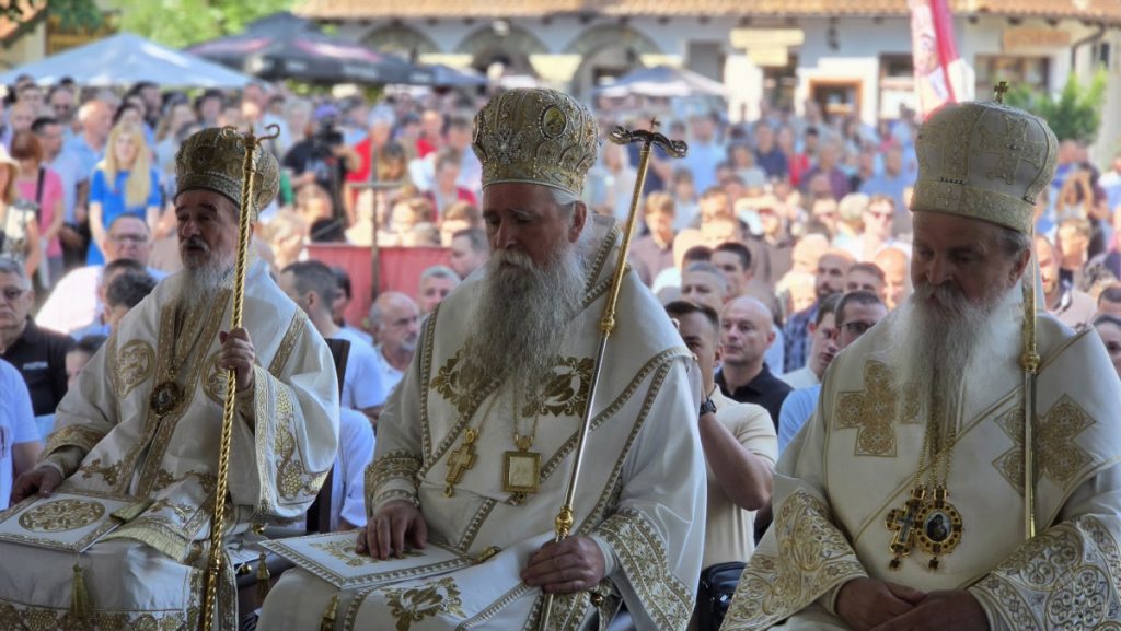 Mitropolit Joanikije služio u Gračanici: Raspeto Kosovo je sveopšte ognjište srpskog naroda