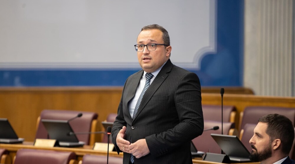 Ćeman: Pokrećemo raspravu o neustavnoj dodjeli stanova i kredita funkcionerima