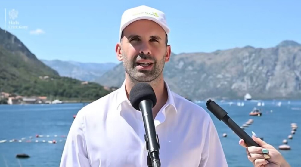 Spajić sa Kos i roniocima na akciji čišćenja mora i podmorja u Bokokotorskom zalivu: Vrijeme je da živimo ekološku Crnu Goru