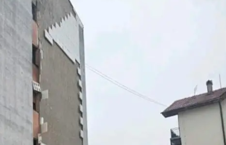 Nevrijeme u Pljevljima izazvalo poplave i pad fasade sa zgrade