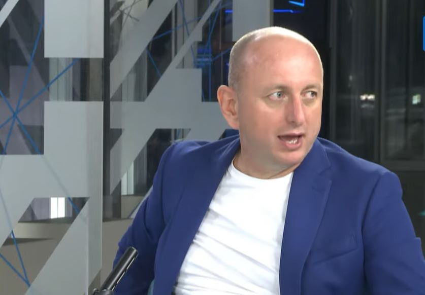 Knežević pozvao Spajića da se obaveže da neće praviti koaliciju sa DPS, tvrdi da će Mandić “potpisati sigurno”