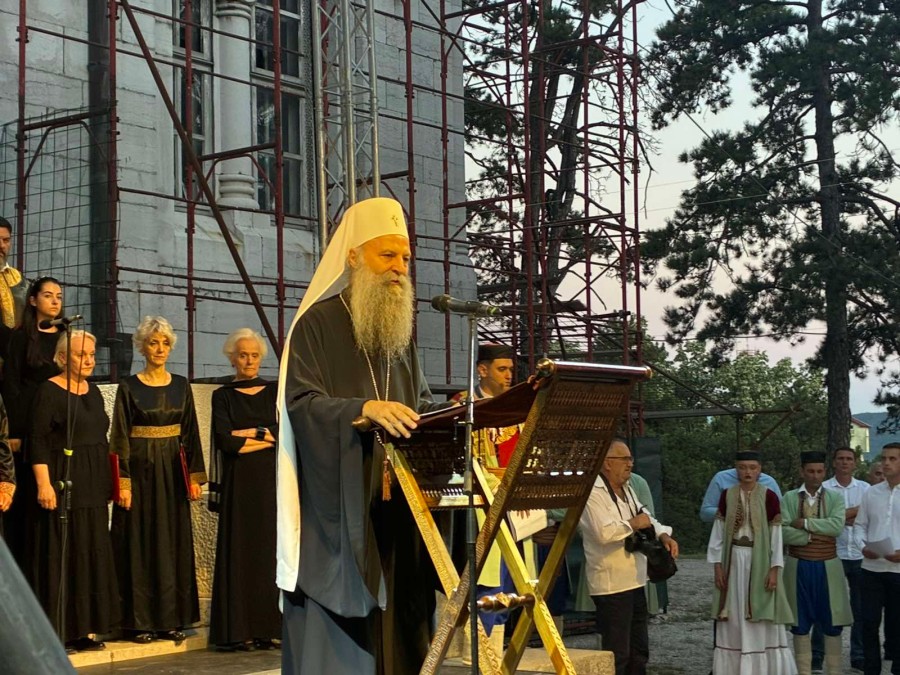 Patrijarh Porfirije služi liturgiju na Vučjem dolu