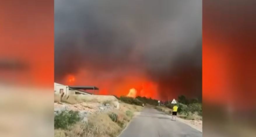 Bukti požar na Korčuli, jak vjetar širi vatru