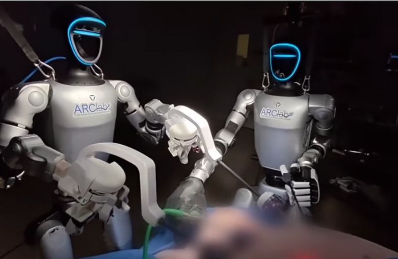 (VIDEO) Humanoidni roboti ispisali istoriju – prvi put izveli dvije operacije na svinjama