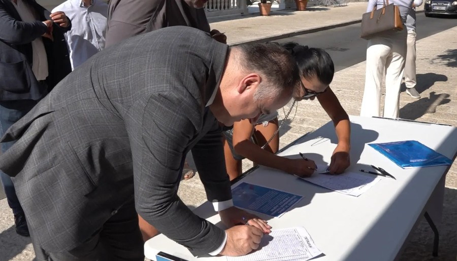 Katić potpisao peticiju da “Jadran” ostane u vlasništvu Crne Gore