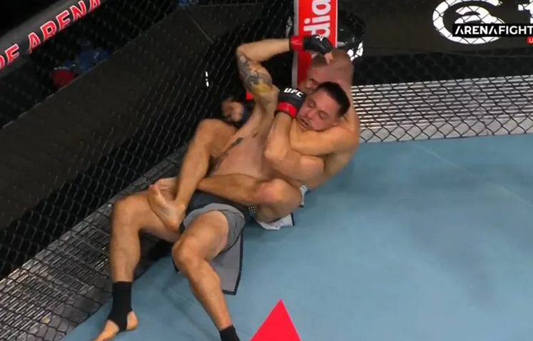 Loš početak u UFC-u: Janičić povrijeđen, meč završen za nešto više od minuta