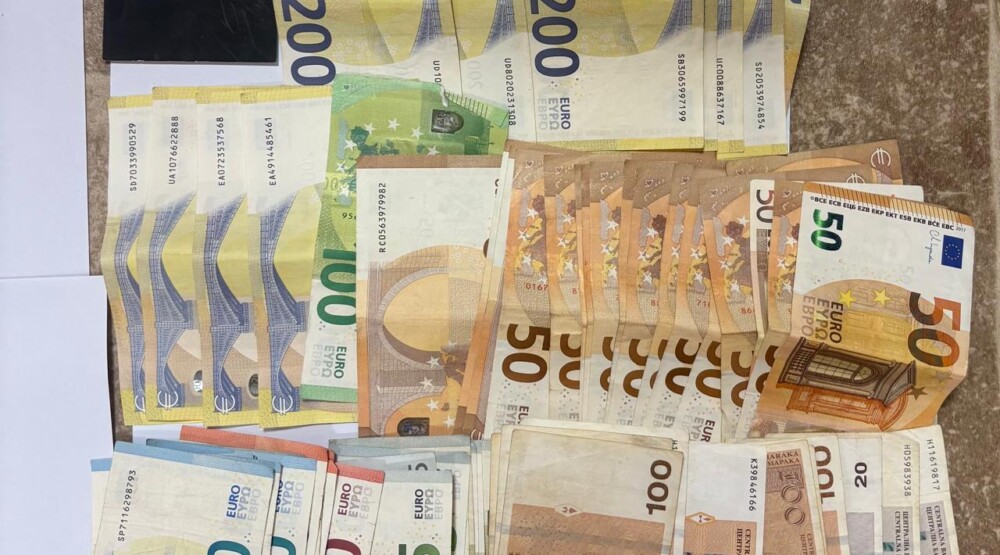 Ulcinj: Državljani Kosova osumnjičeni za krađe, pronađen uređaj za neovlašćeno otključavanje vozila, više od 4.000 eura, oduzet Audi