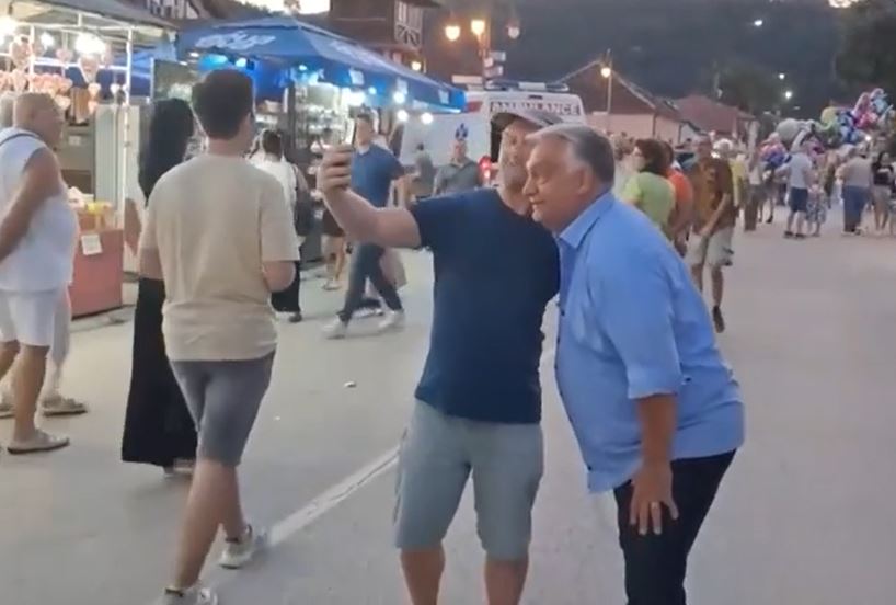 “On je legenda” Viktor Orban šeta Gučom i priča na srpskom, prolaznici oduševljeni