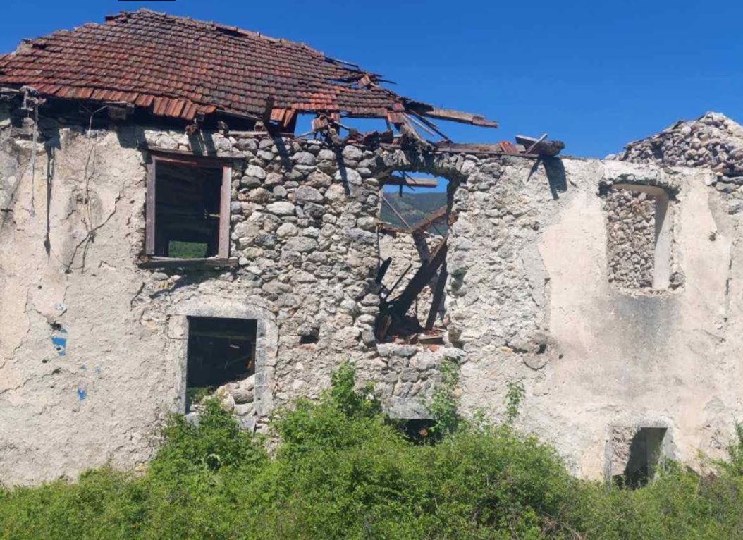 Je li ovo prava slika Crne Gore: Dok se nemilice i svuda grade stanovi za prodaju, istorijsko naslijeđe propada