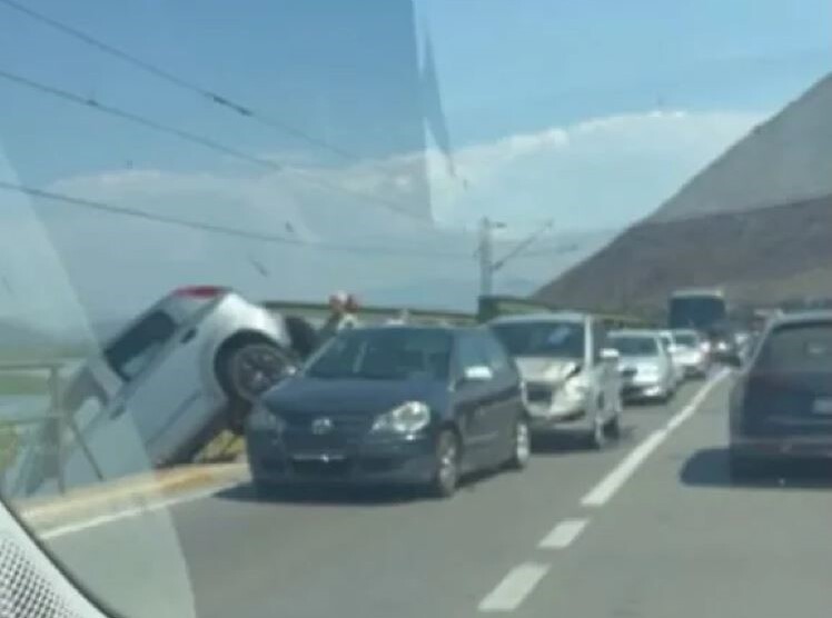 Sudar tri vozila u blizini tvrđave Lesendro, nema povrijeđenih