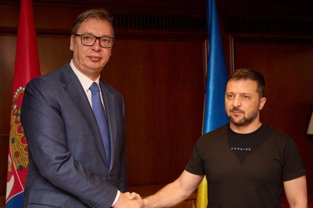 Zelenski kazao da je Kosovo dio Srbije, Priština uklonila zastavu sa natpisom “Slobodna Ukrajini”
