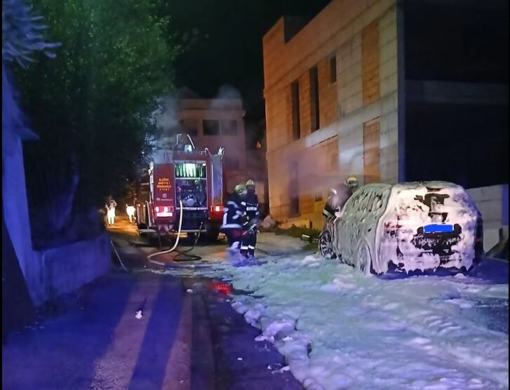 Tivat: Gorjela dva automobila u naselju Marići